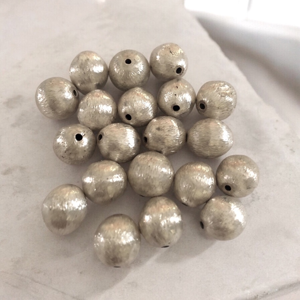 Brushed Silver Plated Round Metal Beads 20 pcs